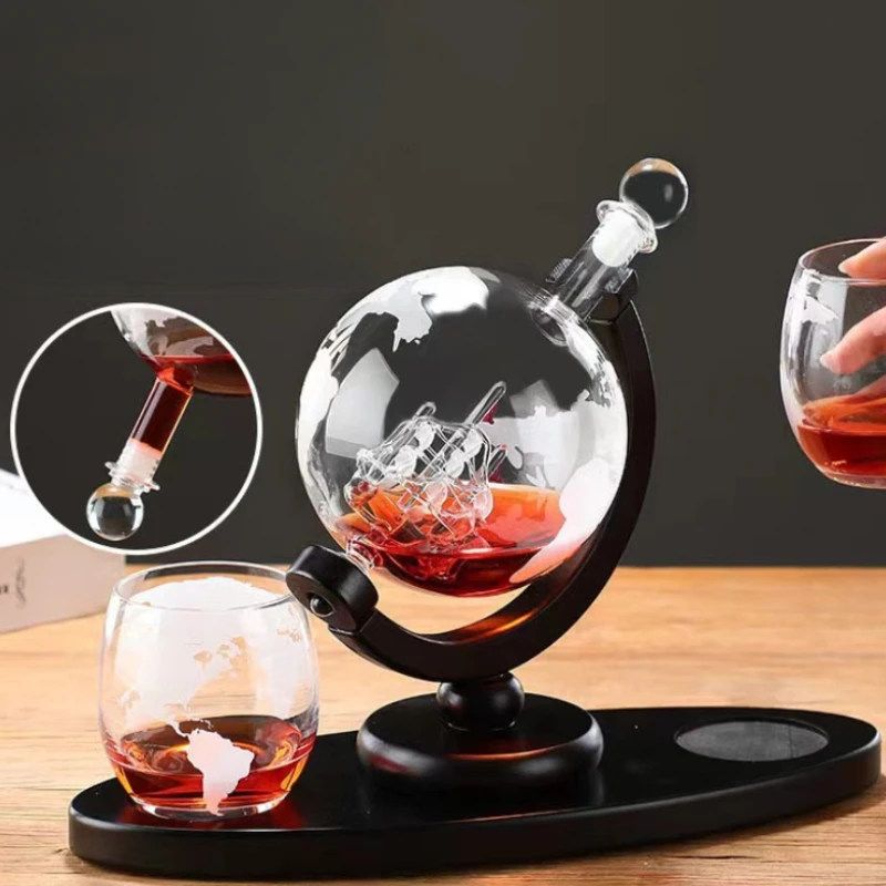 Globe Shaped Whiskey Decanter  - Bitters Bottle Set のレビューと価格